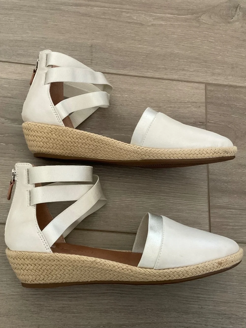 GENTLE SOULS Noa -Beth Leather Espadrille Sandal In Silver Ice Size 8.5